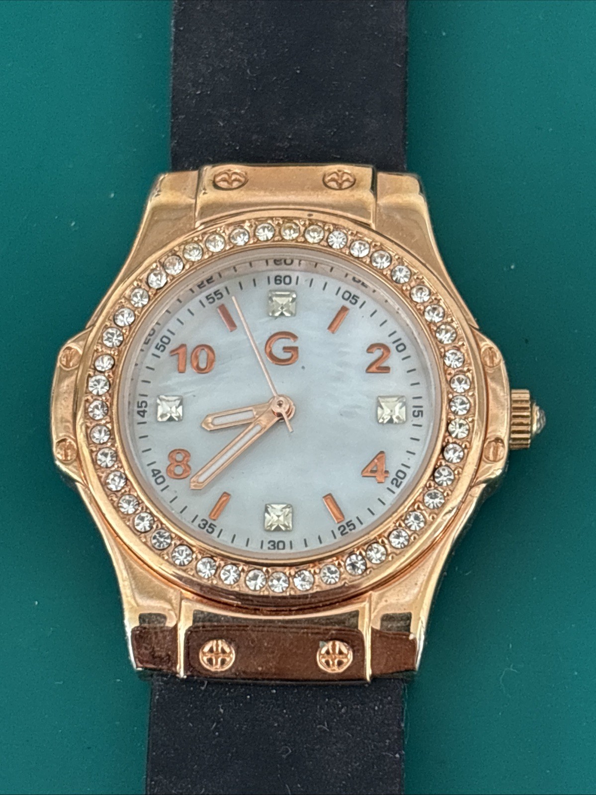 GOSSIP WHITE RHINESTONE BLACK SILICONE BAND Rose Gold tone Watch New Battery