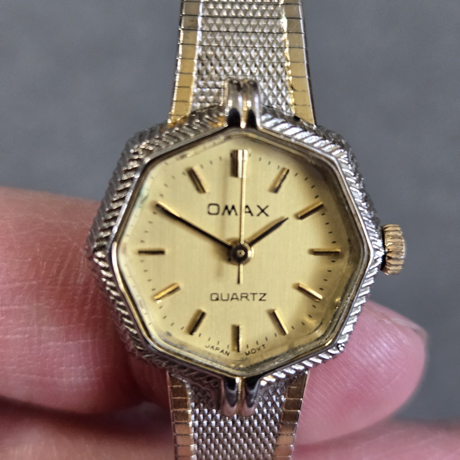 Vintage Omax Ladies Quartz Watch Geometric Shaped Bezel Womens Dainty Stainless