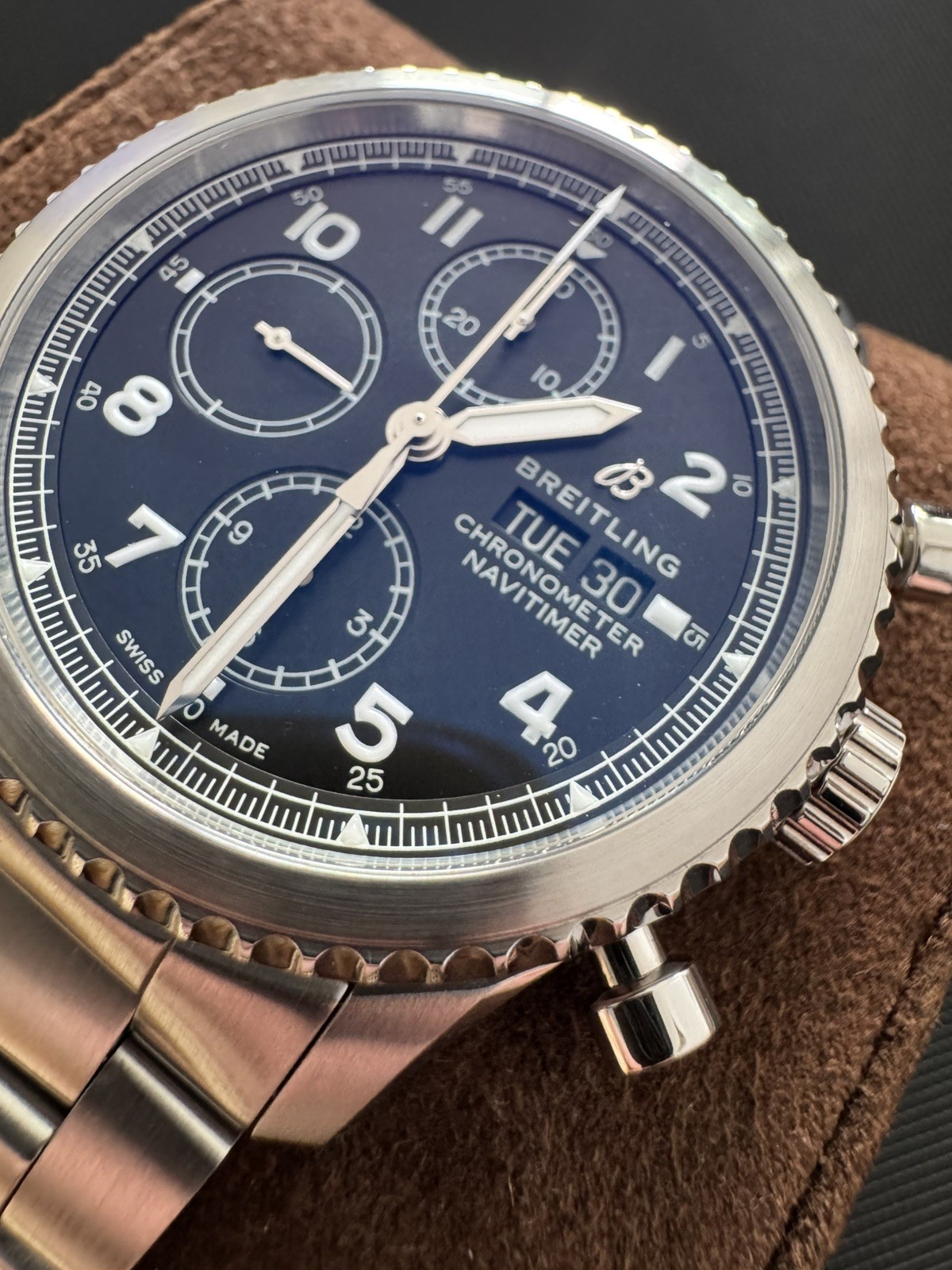 Breitling Navitimer A13314 Black – Pristine condition w/ box, links & papers