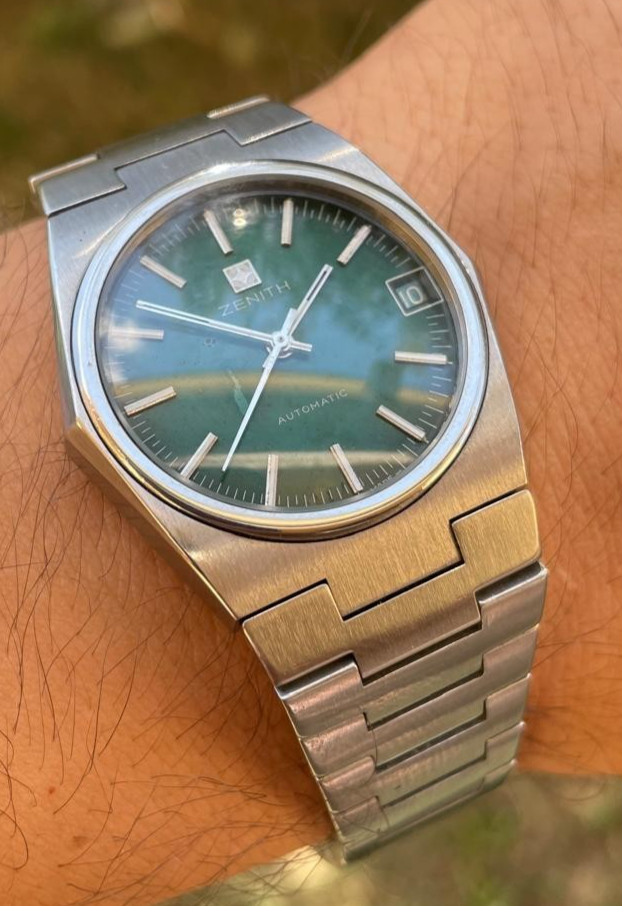 Zenith Automatic SURF 1433 green dial watch with HIDDEN CROWN