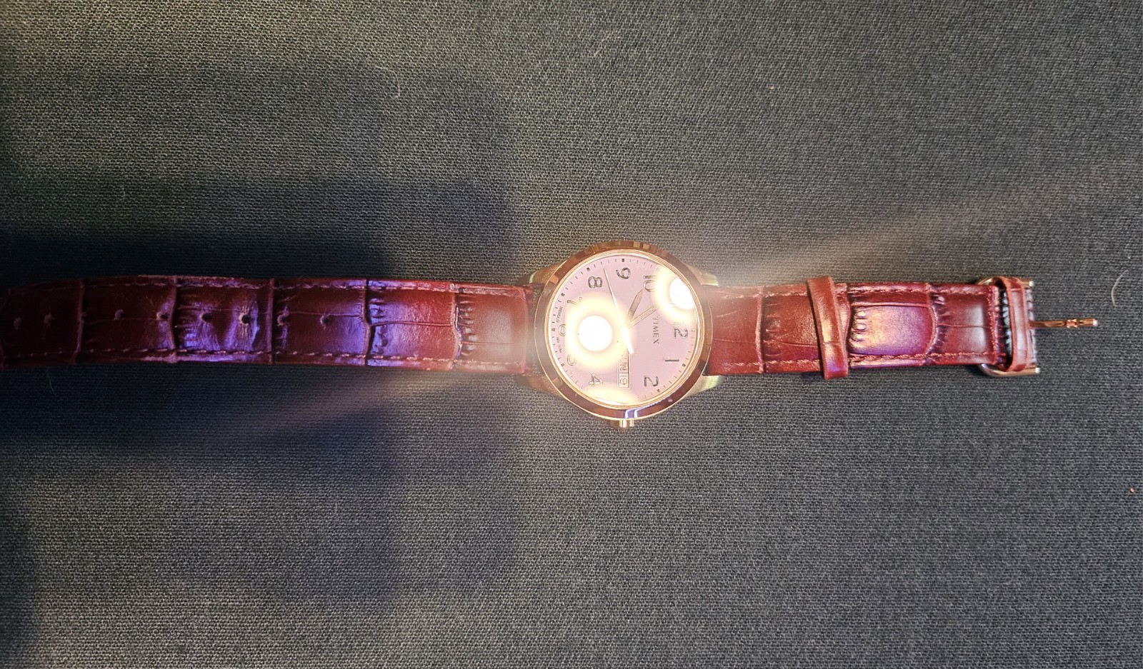 Timex Indiglo Quartz Day/Date White Dial Brown Leather Strap Watch 30m WR