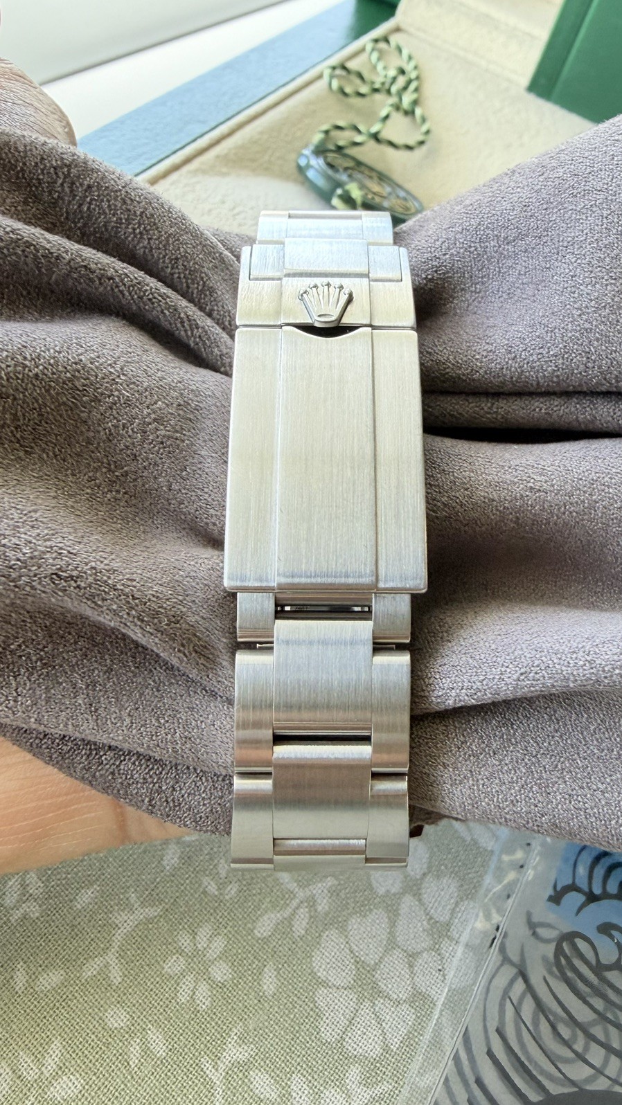 Rolex Explorer 36mm 124270 Full Set (March 2024) Box & Papers