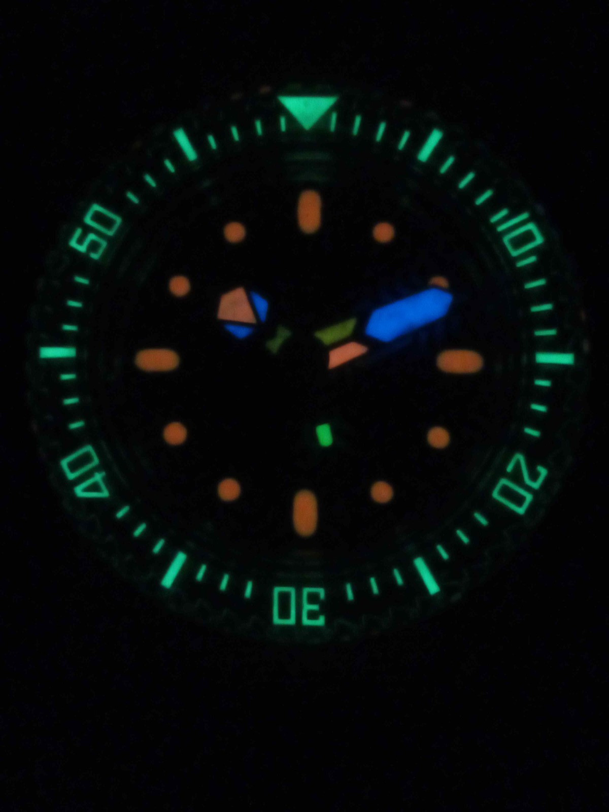 Summer knockaround beach watch – Acrylic case with Seiko NH35 automatic movement