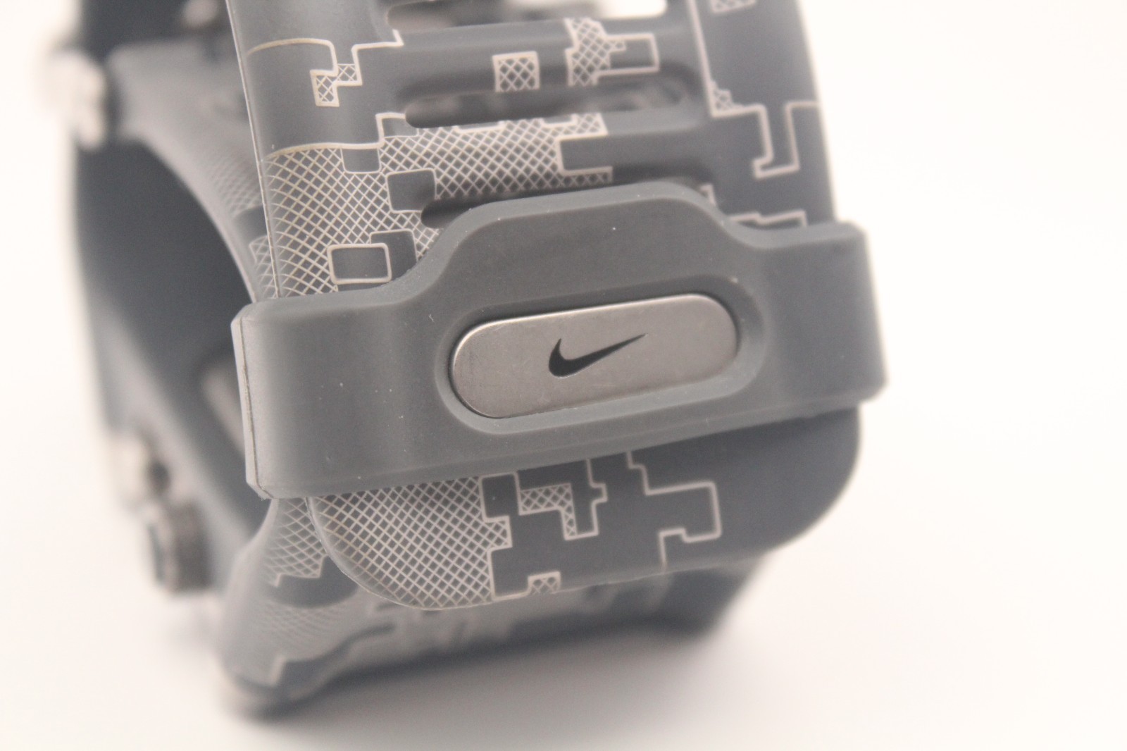 Nike WC0046 Digital Watch Gray Camo 43.5mm 100M Alarm Chronograph Rare Working