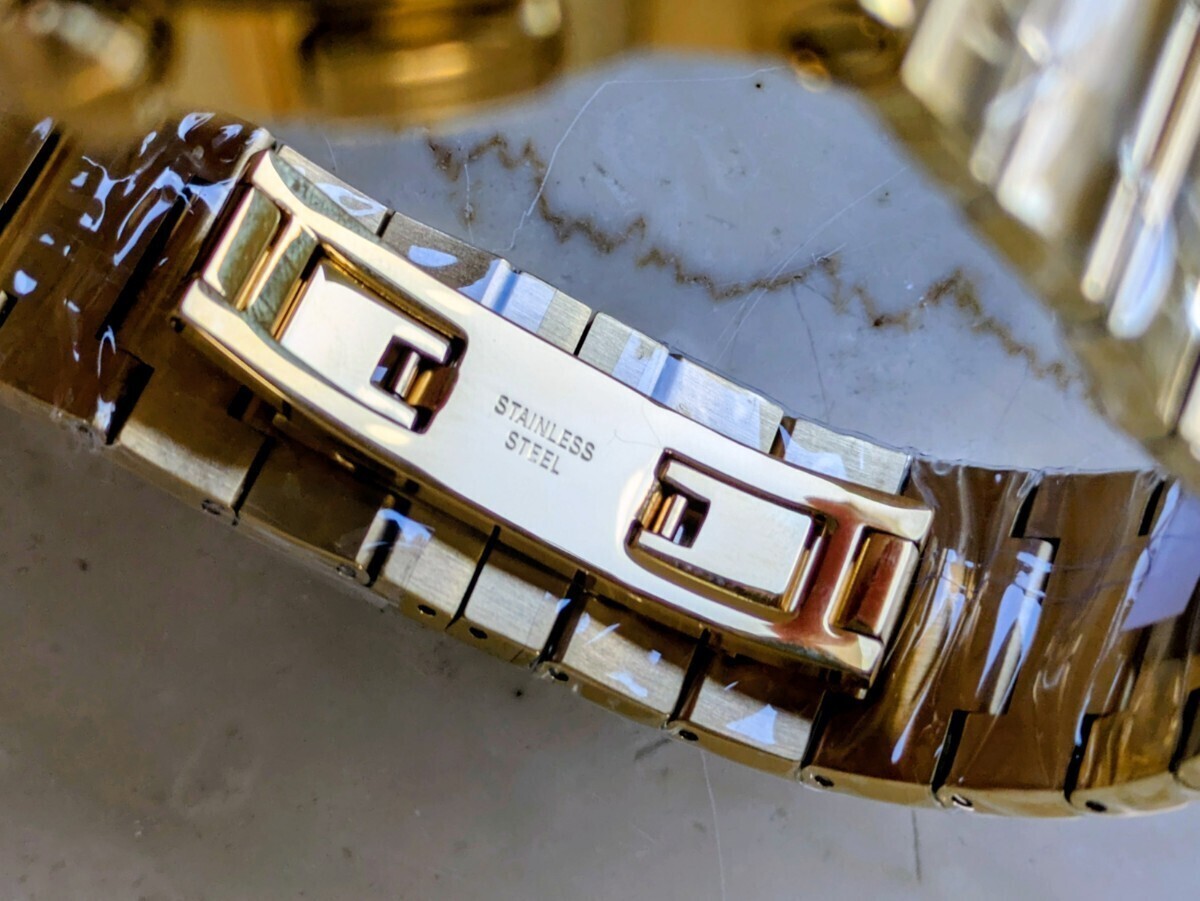 [B1Y] Versace Greca Logo Chronograph Gold Dial Men’s Watch VEZ900421 [t5s]