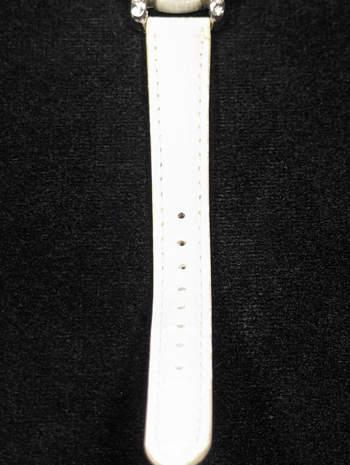 Silver Tone Dial Crystal Accent Round Case White Faux Leather Band Watch 7.5 In