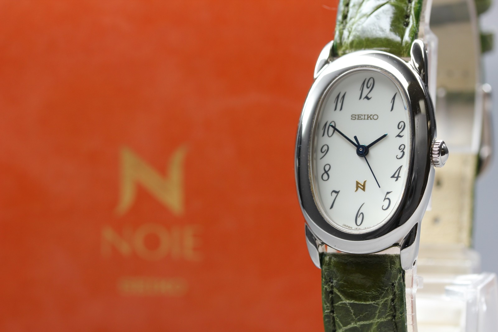 [Near MINT BOX] Seiko Noie 1F21-5B70 Silver Oval 21mm Qz Women’s Watch Vintage