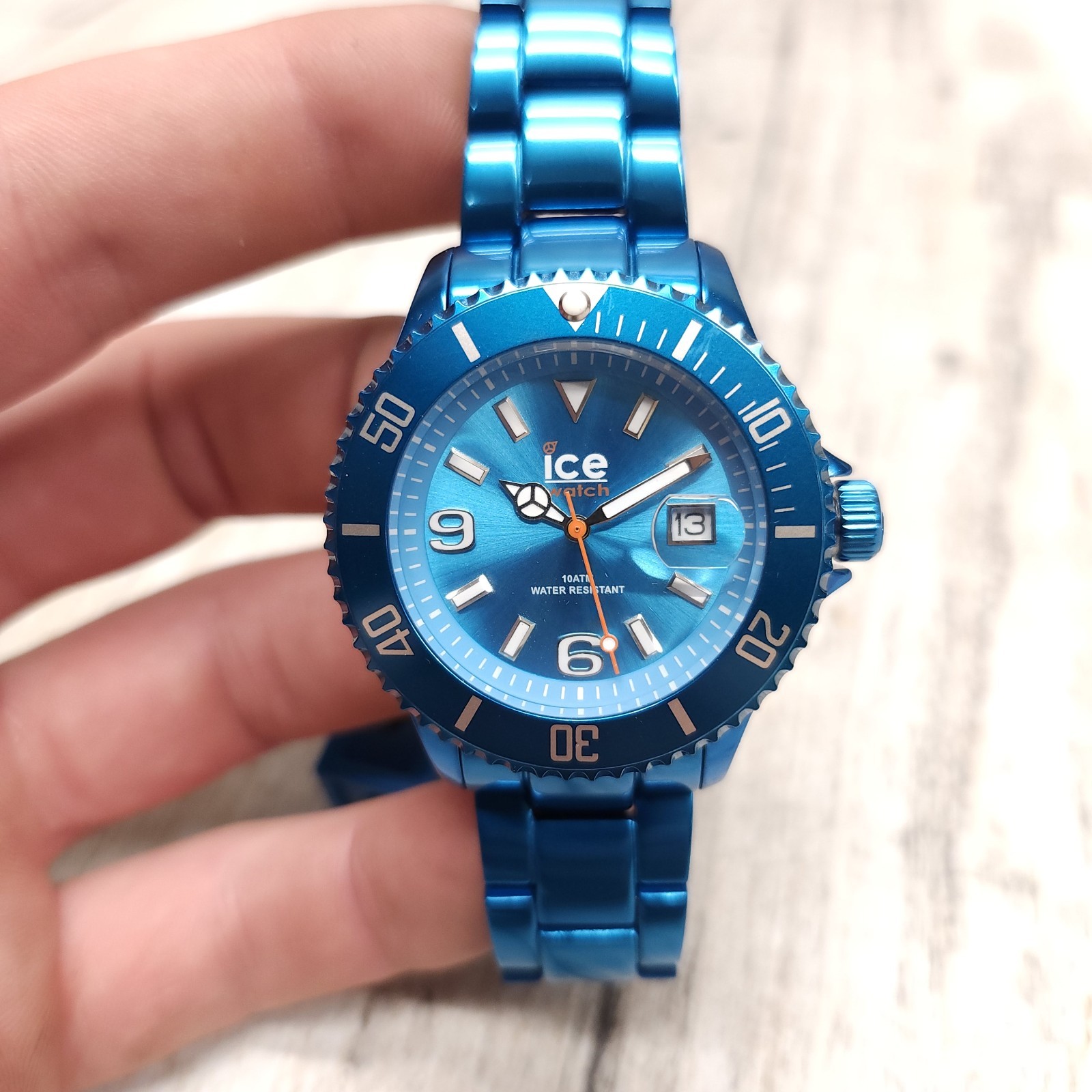 Ice Watch, Ice-Alu Turquoise Unisex 43MM Quartz Fashion Watch. Metal Linked Band