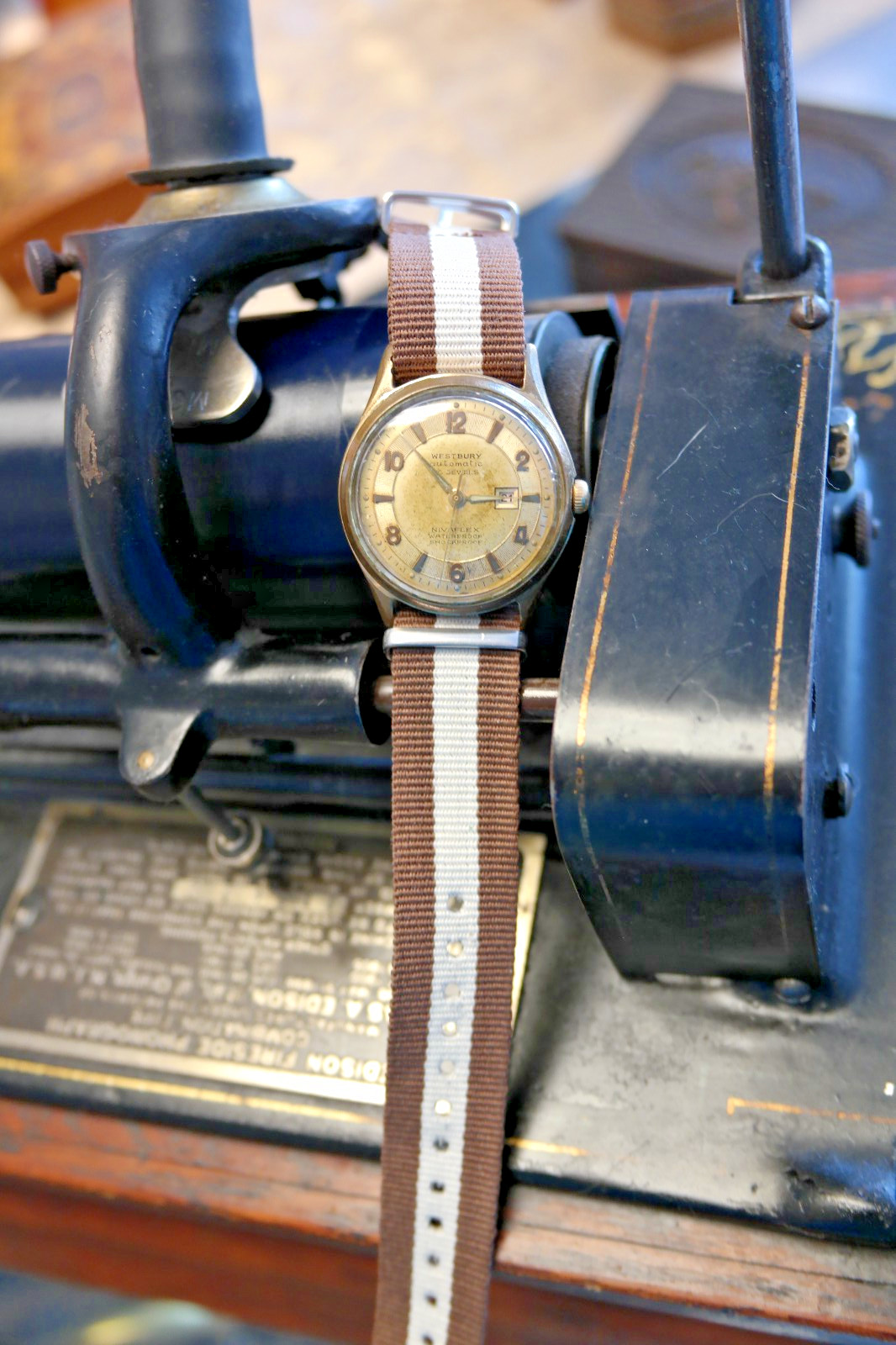 Fascinating Westbury Automatic Men’s 30 JEWEL Nivaflex Wristwatch -Antique Charm