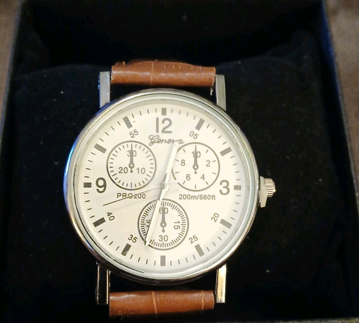Geneva Watch: NICE MULTIPURPOSE WATCH Battery Powered FREE SHIPPING