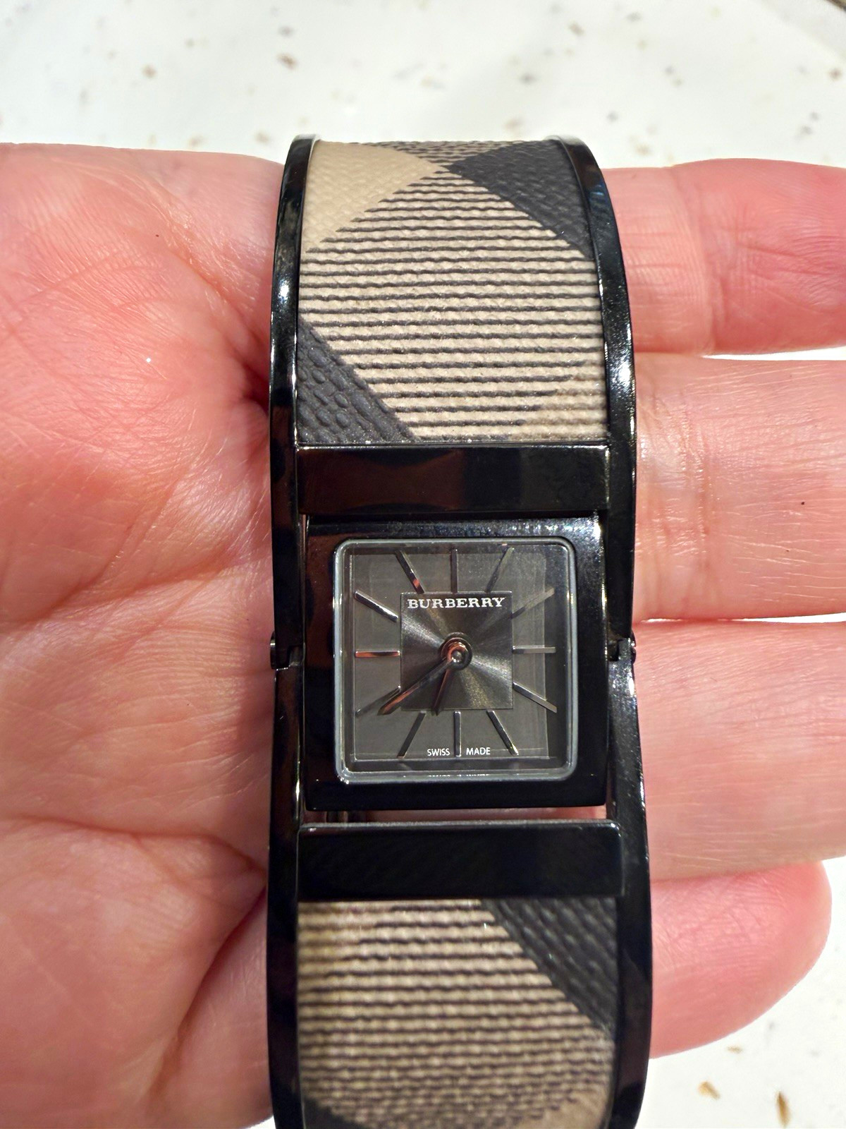 Burberry Cuff Women’s Swiss Made Quartz Rectangular Black Dial Watch Black/Beige