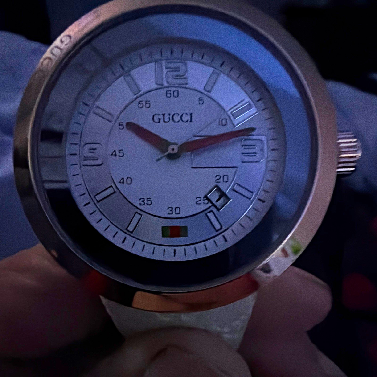 Gucci Sync Quartz Date 46mm White Dial Silver Steel Case White Rubber Strap