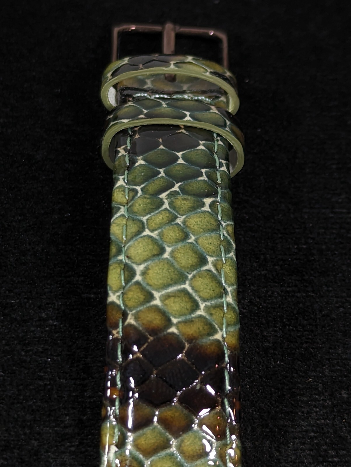 Armiton Black Brown Dial Round Case Green Faux SnakeSkin Leather Band Watch 7.5i