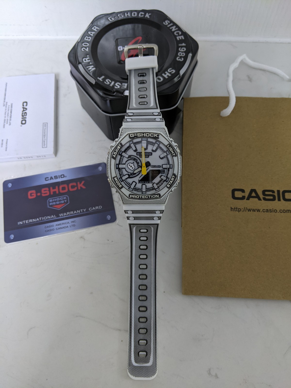 Casio G-SHOCK Analog Digital White Gray Men’s Watch w/ Tin Box