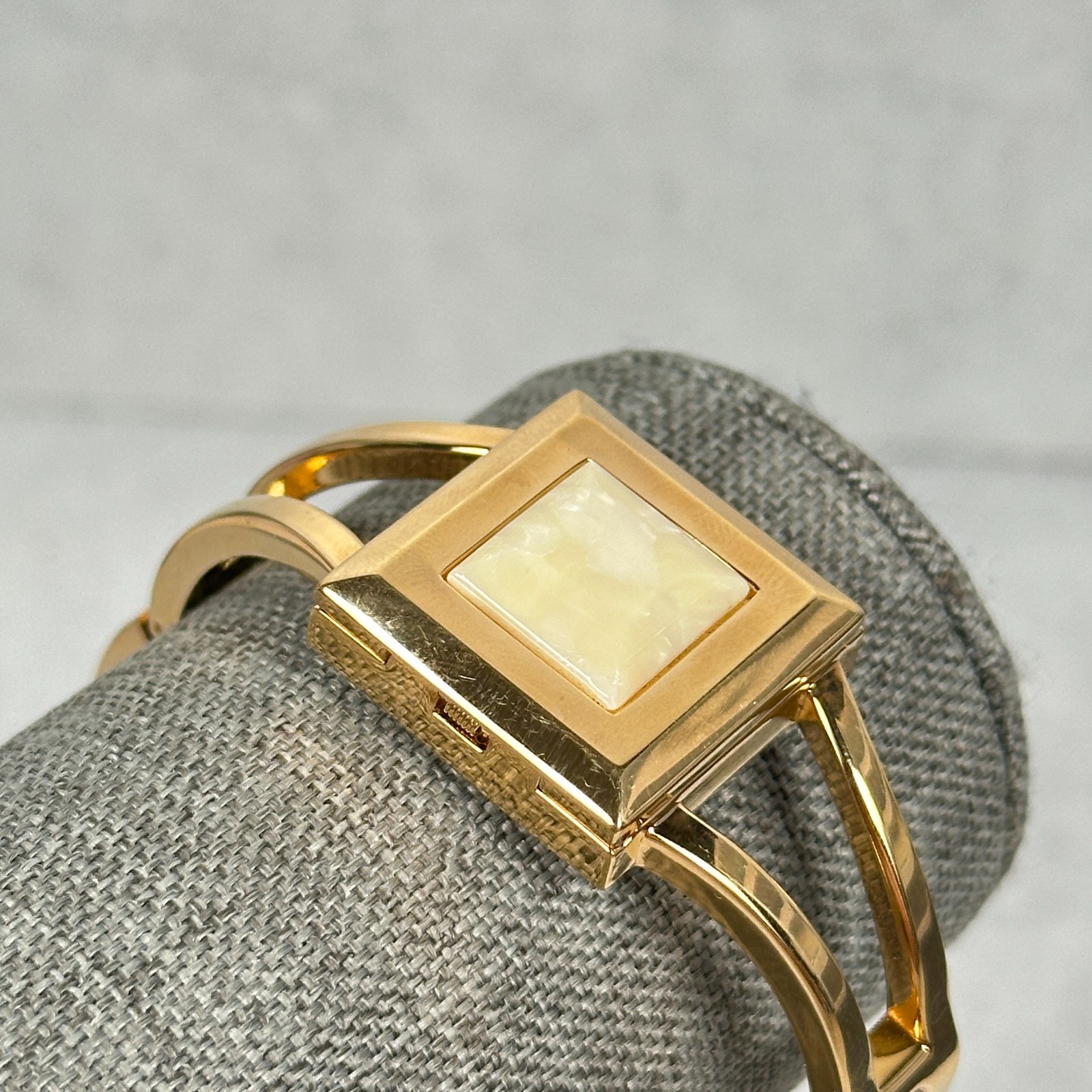 Womens Watch 25mm Square Hidden Faceted Acrylic Cuff Hinged Braclet New Battery