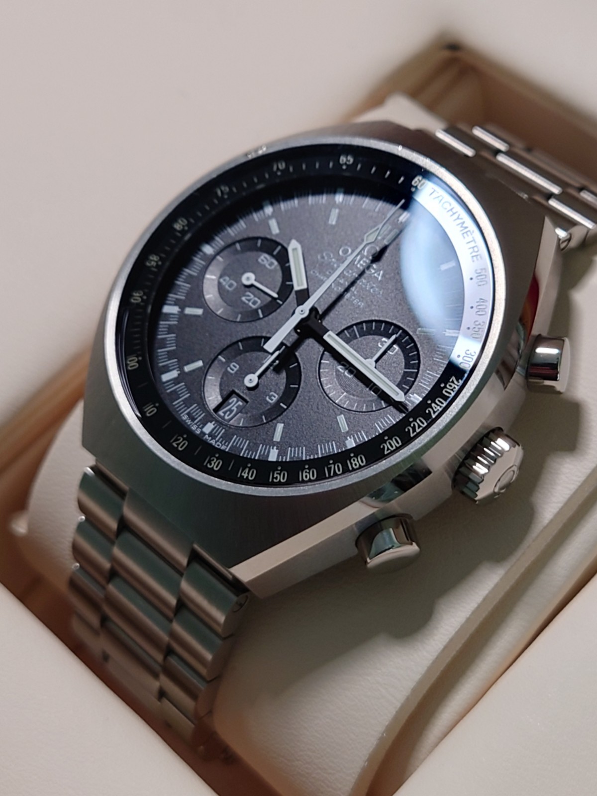 Omega Speedmaster Mark II | Ref 32710435001001 | Calibre 3330 | Box and Papers