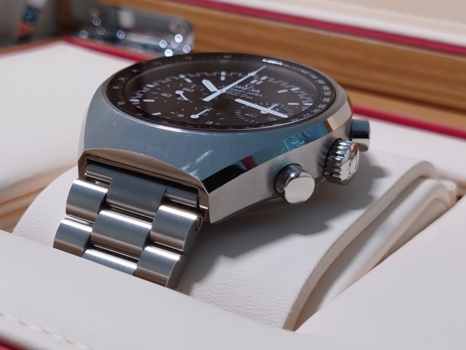 Omega Speedmaster Mark II | Ref 32710435001001 | Calibre 3330 | Box and Papers