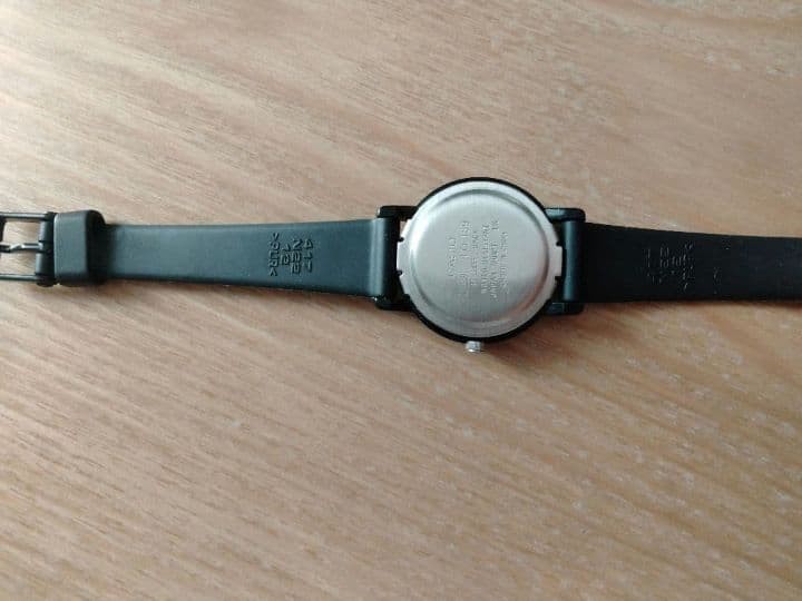 Battery replaced. CASIO watch LQ-139.
