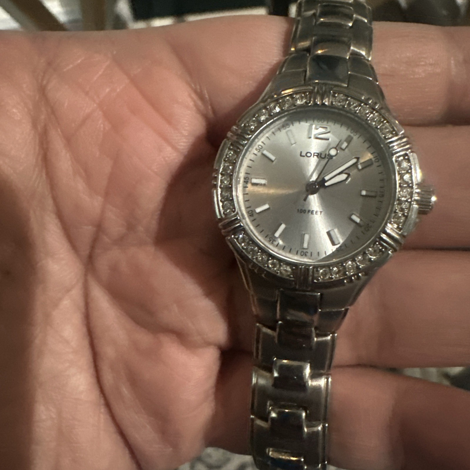 Working Womans Lorus watch 28mm Silver Crystal Dial Steel Bracelet Fit 7.5in Run