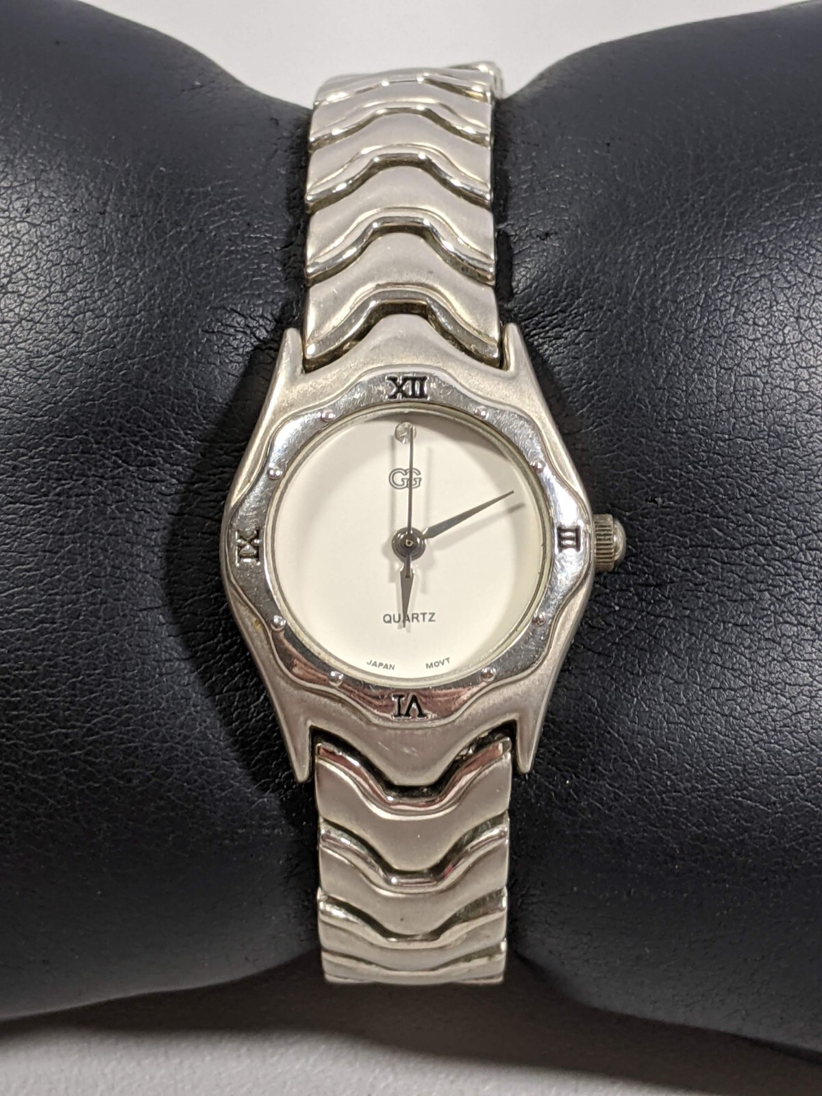 White Dial Round Silver Tone Case 23 mm Link Bracelet Band Watch 6.5 Inch