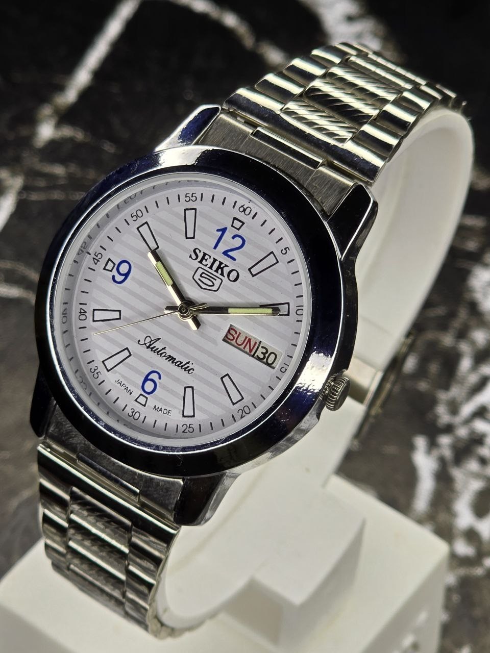 Automatic Seiko 5 Refurbished White Dial Day / Date Men’s Wrist Watch Japanese