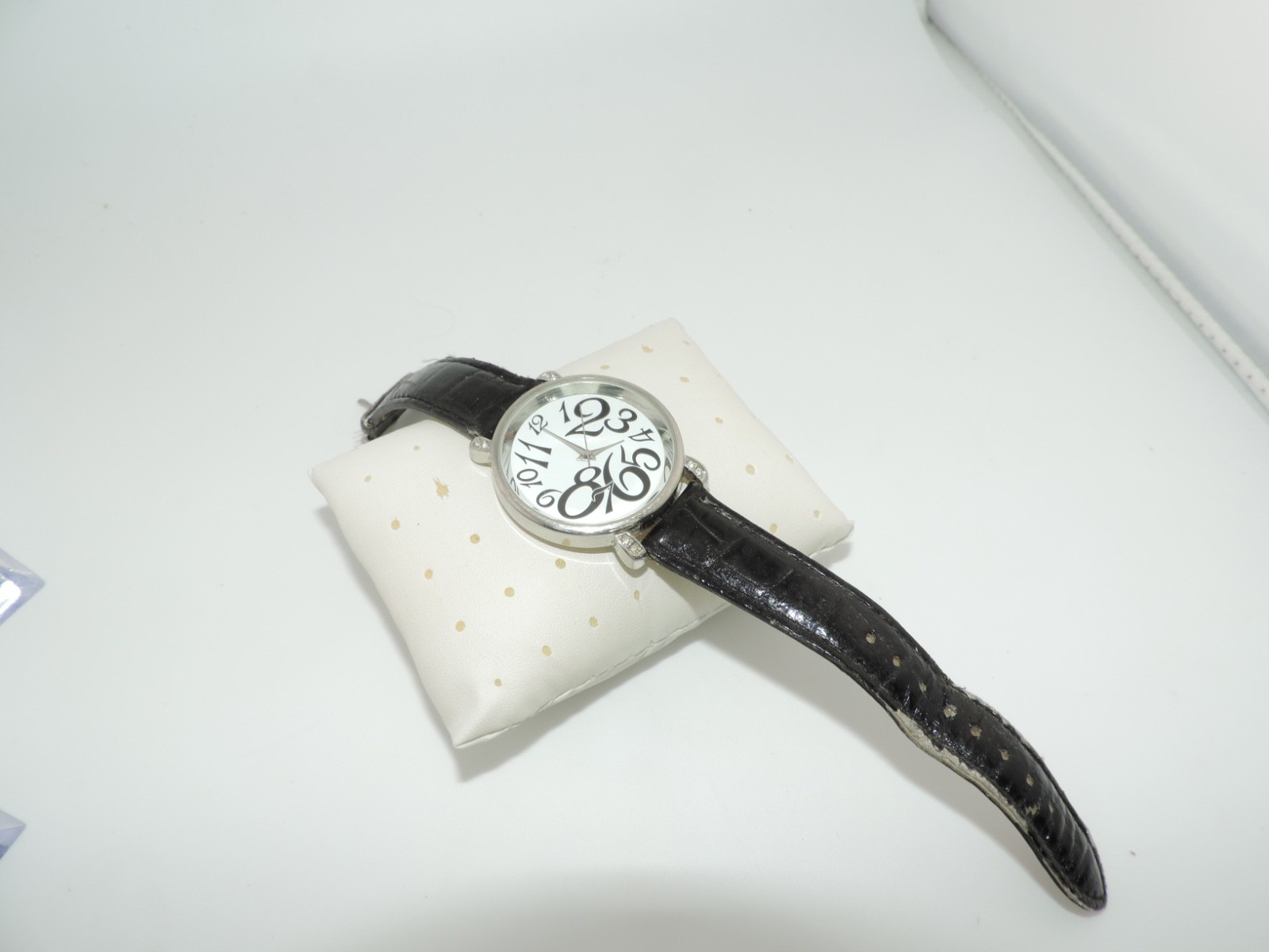 Silver Tone Dial Big Numbers Round Case 45 mm Black Faux Leather Band Watch