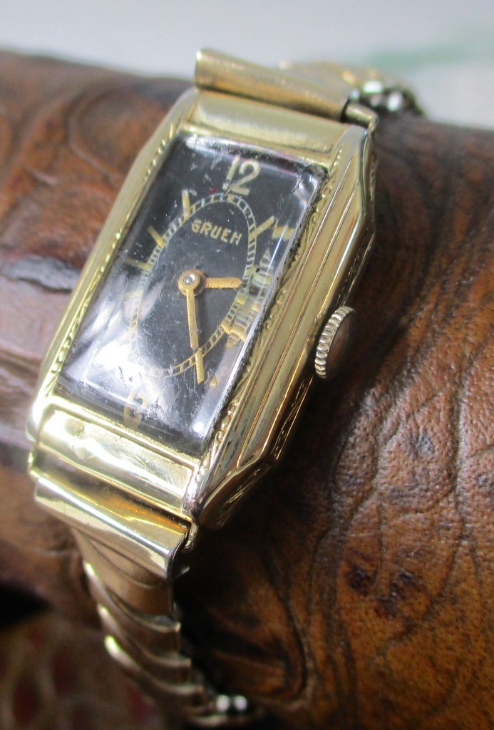 Vtg 1940s Art Deco Ladies Gruen Guild 15J Watch Black Dial WW2 Sweetheart Band