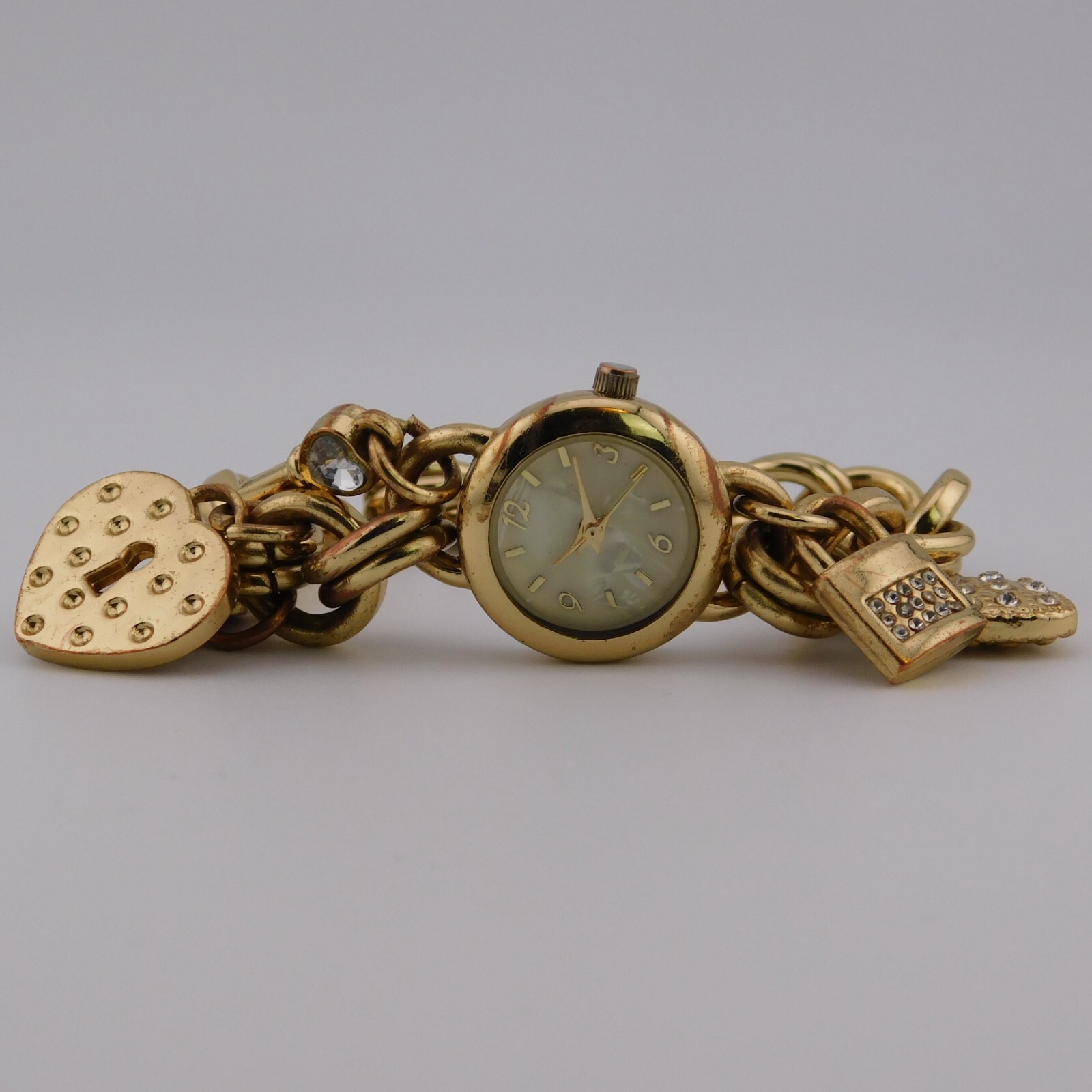 ACCUTIME WATCH CORP. Charm Bracelet Women’s Watch Sz. 6 1/2″ New Battery