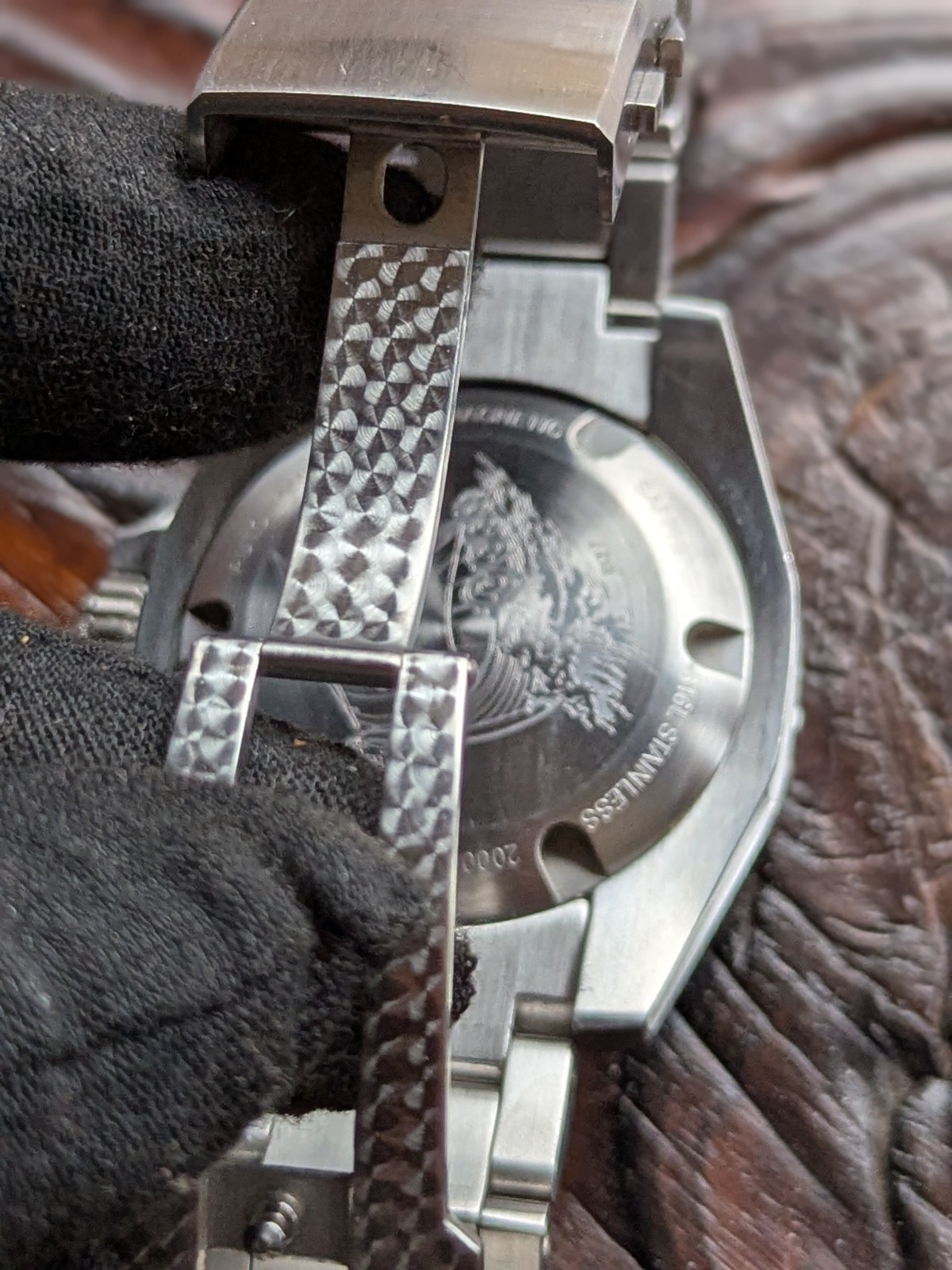 Tempest Viking 2000m Automatic Diver watch High Specs & Build a Treat Microbrand