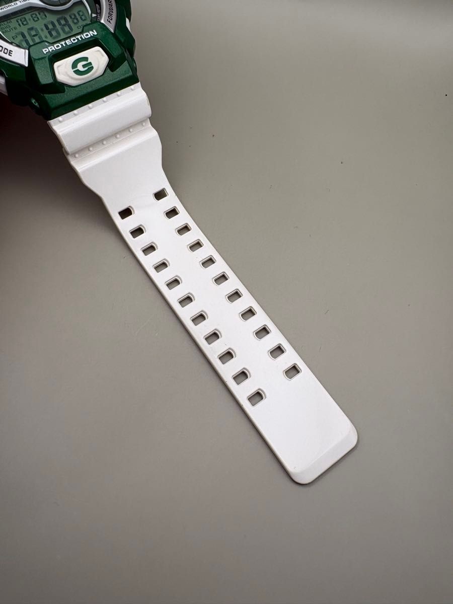 Excellent condition new battery CASIO G SHOCK G 8900CS Crazy Colors Green x Whit