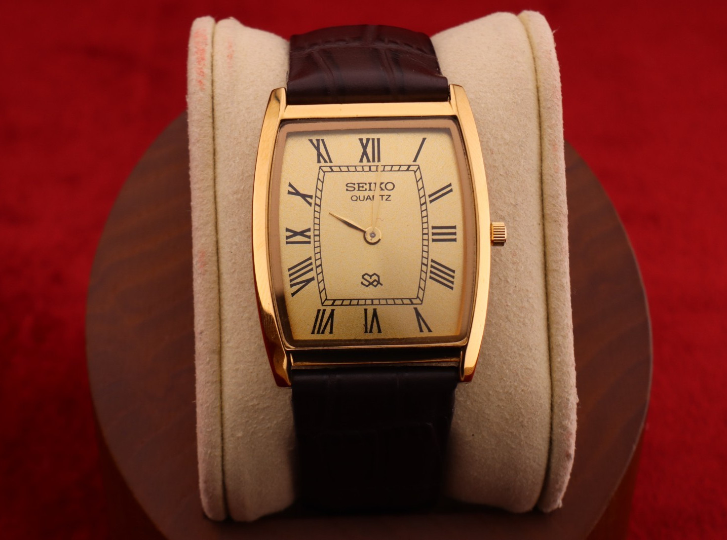 Vintage Men Seiko quartz Barrel-Tank Golden Dial ,Dark Brown leather Dress Watch