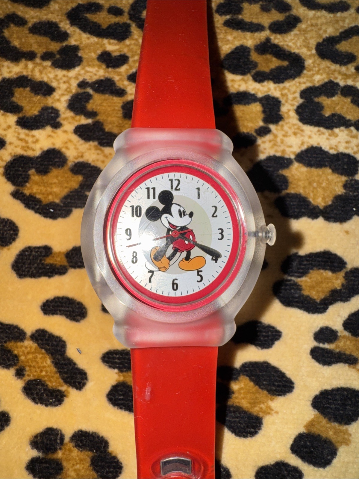 Disney Mickey Mouse Snap Red Resin Band Watch Vintage Plastic Clear 1774
