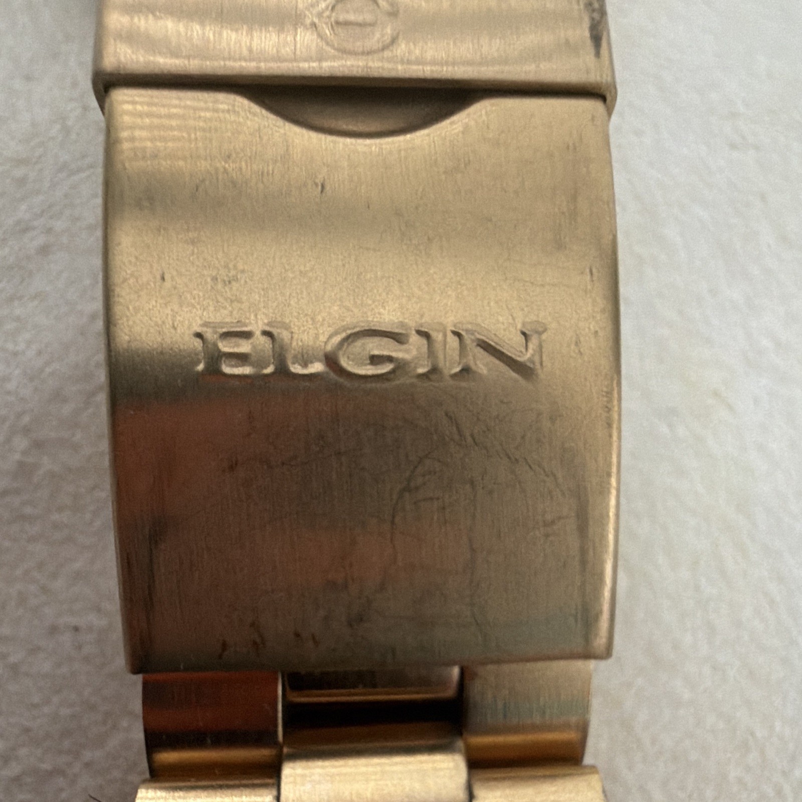 Elgin Disney Mickey Mouse Quartz Day/Date Gold Tone Metal Bracelet White Dial