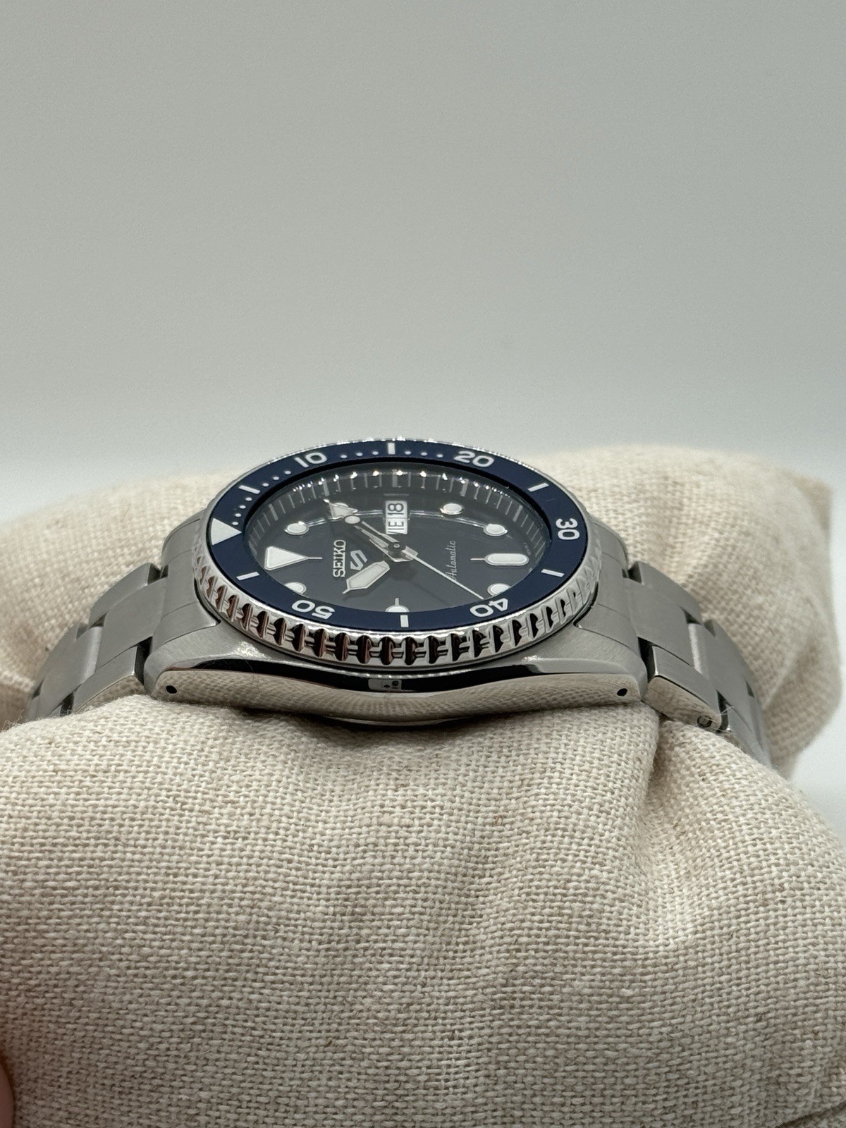 Seiko SRPL77K1 Automatic Diver Blue Dial/Bezel Steel Bracelet Day/Date Box