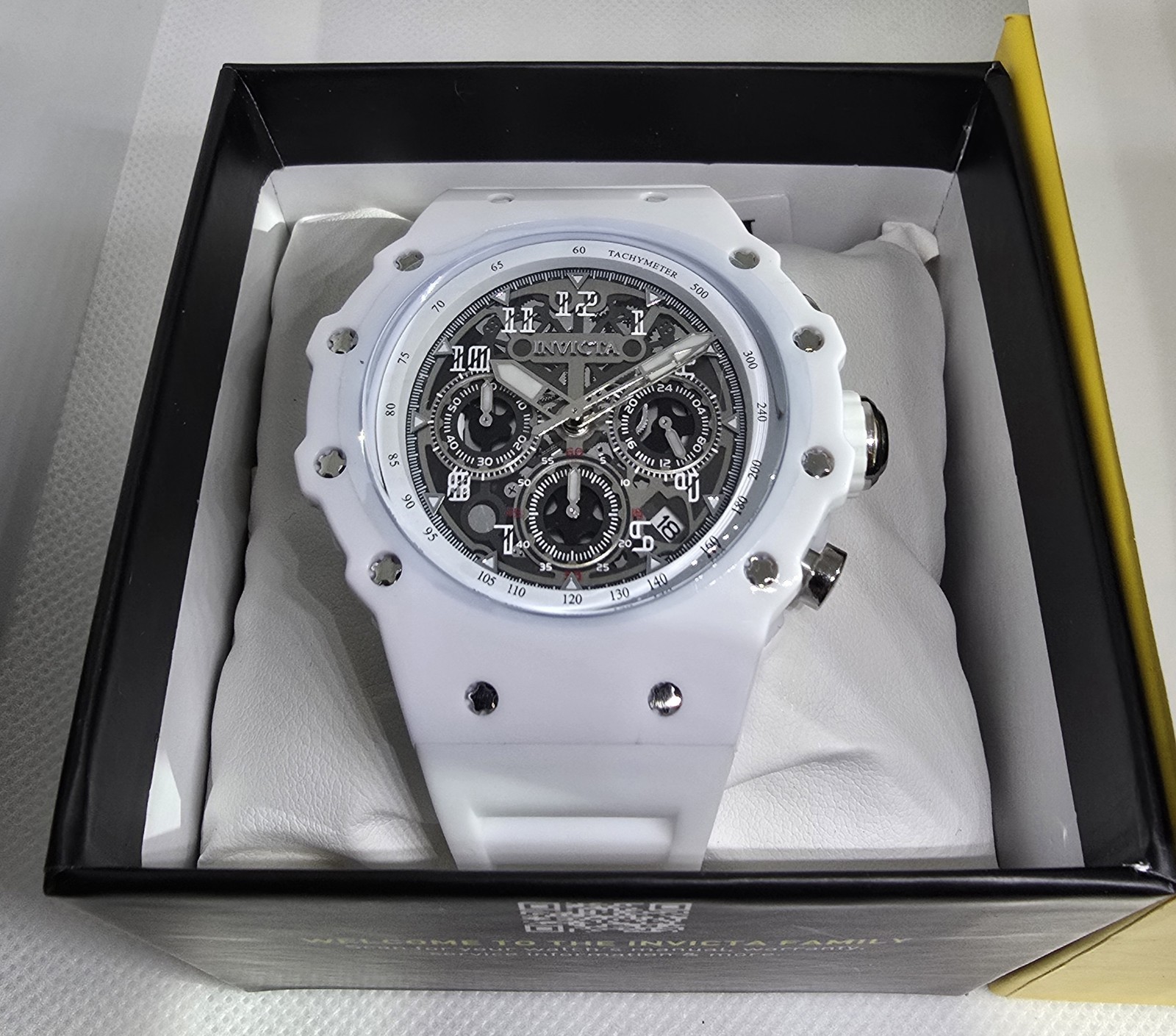 Invicta Racing Vaulthan Men’s White 44mm Quartz Watch 69668 Brand New