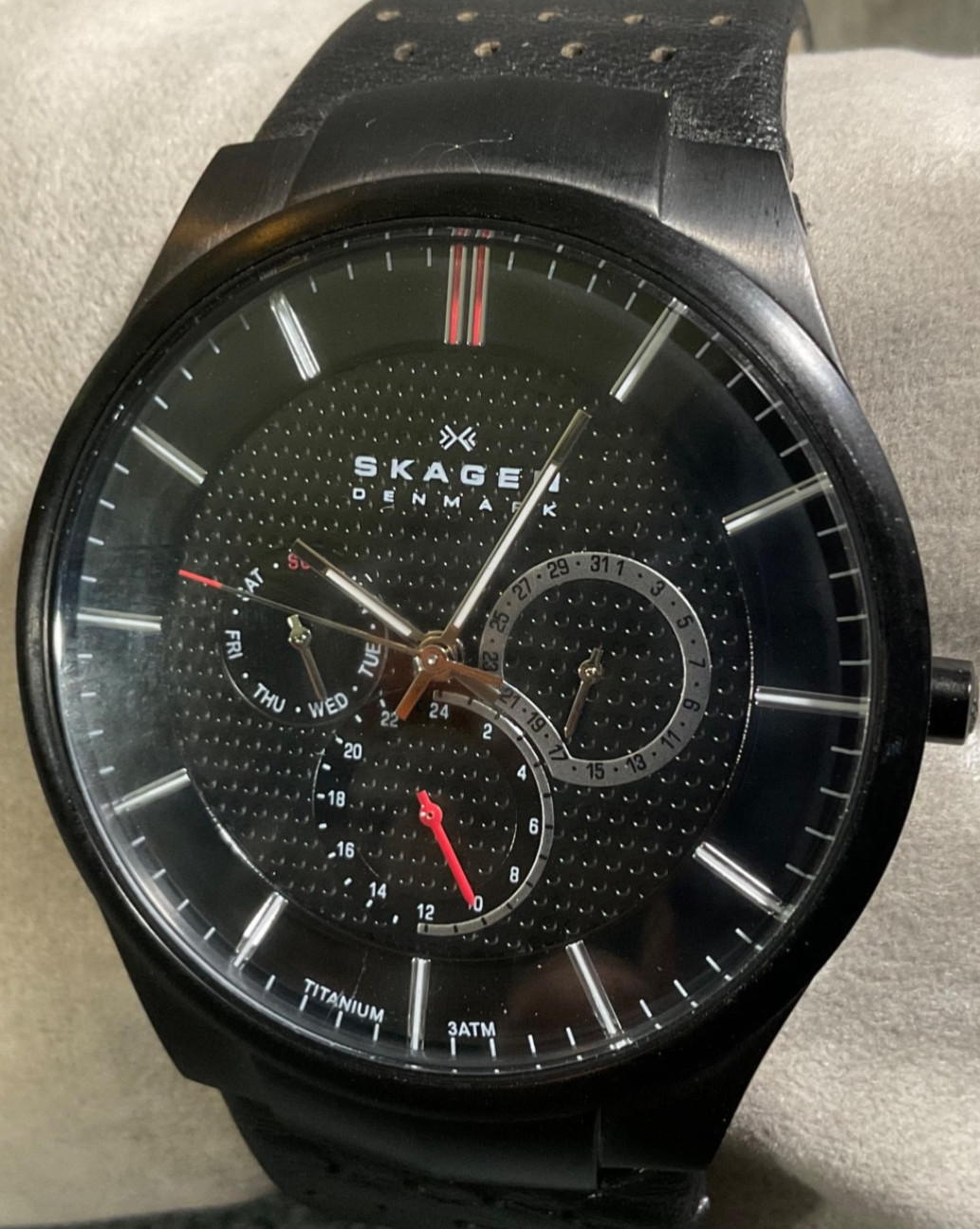 SKAGEN 809XLTBLB TITANIUM MULTIFUNCTION BLACK DIAL LEATHER WATCH NEW BATTERY