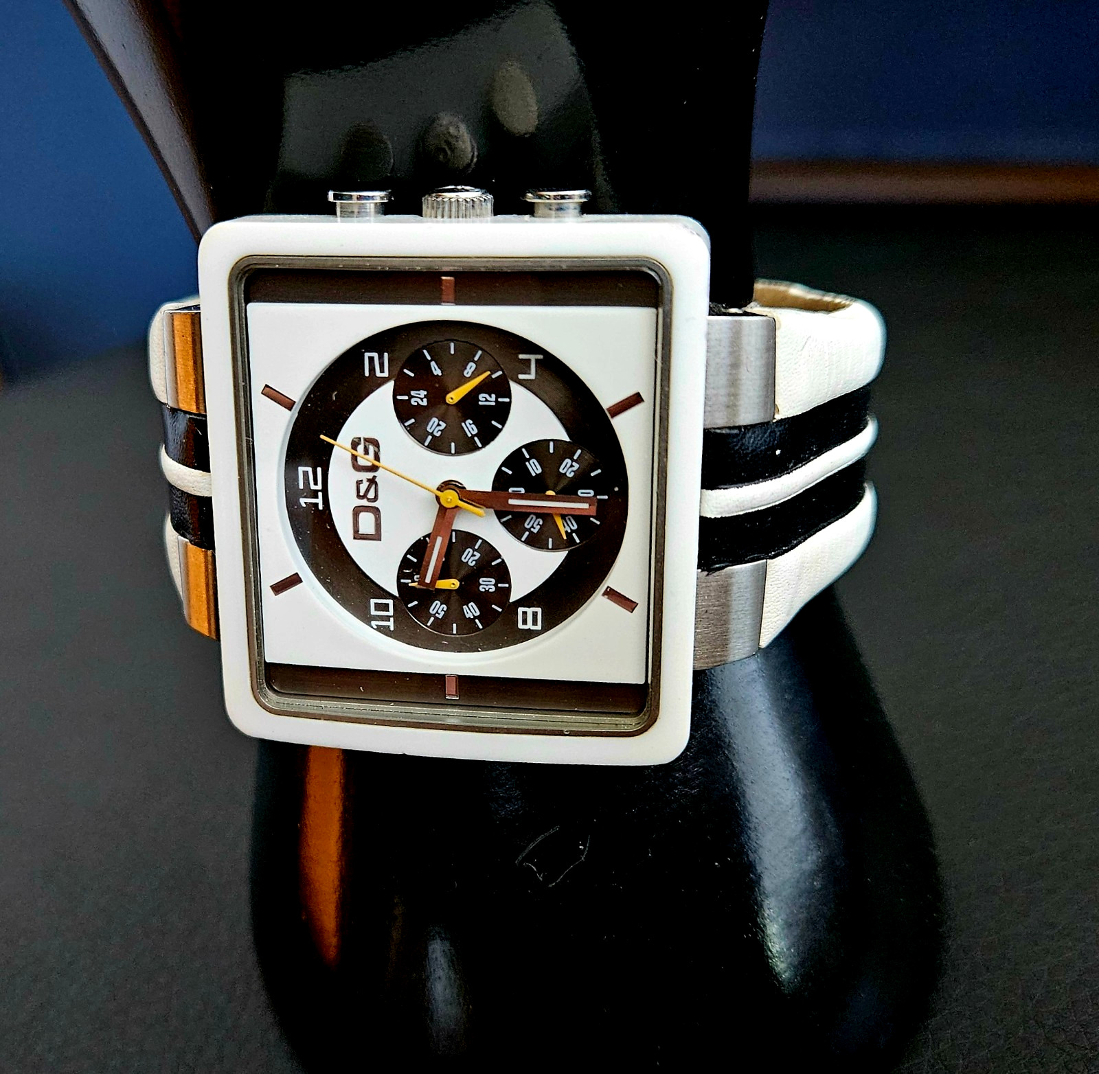 D&G Dolce and Gabbana Watch TIME Multifunctional White/Black New Battery