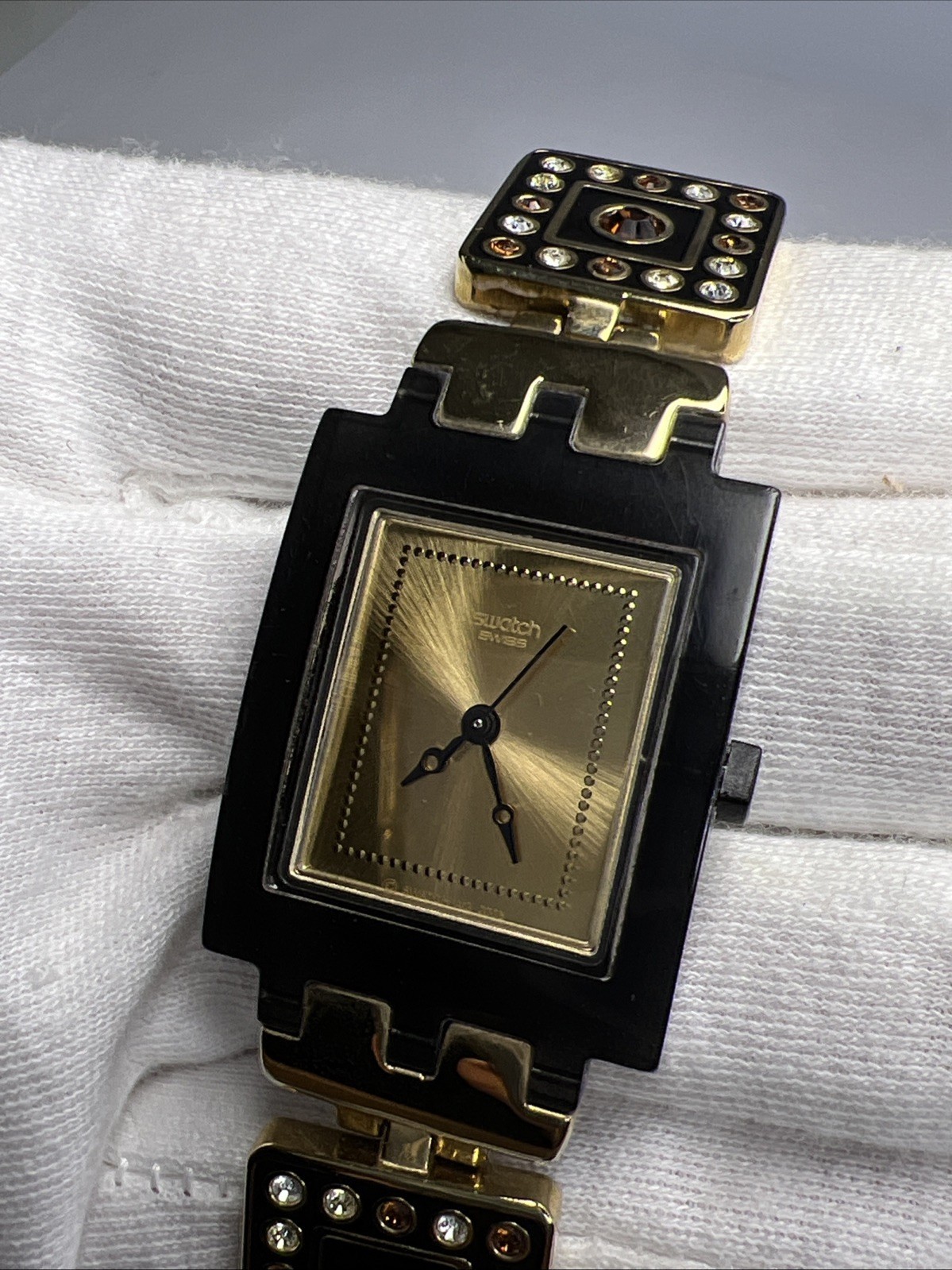 Swatch Square Watch SUBM104G AG2006 Luxotric Gold Tone & Black Quartz Watch