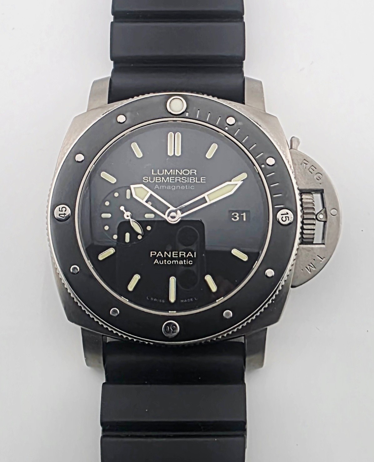 Panerai Luminor Submersible Men’s Black Titanium Watch – PAM00389, Very Clean!