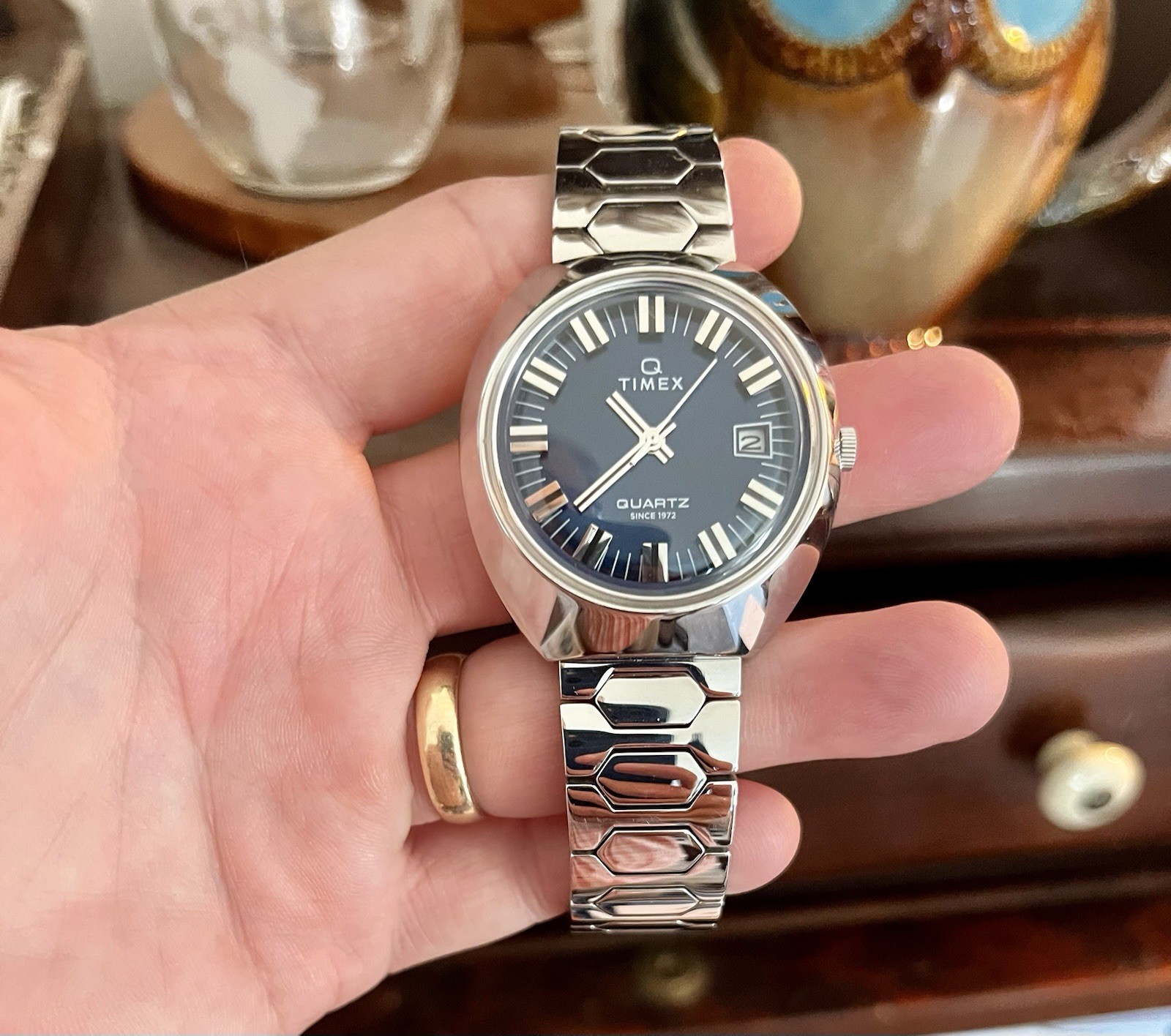 New Q Timex 1972 Time Machine Reissue Classic 39mm Watch TW2Y33100