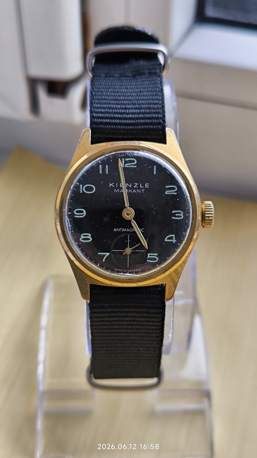 VINTAGE KIENZLE MARKANT ANTIMAGNETIC GERMAN MEN’S WRIST Watch Black Dial