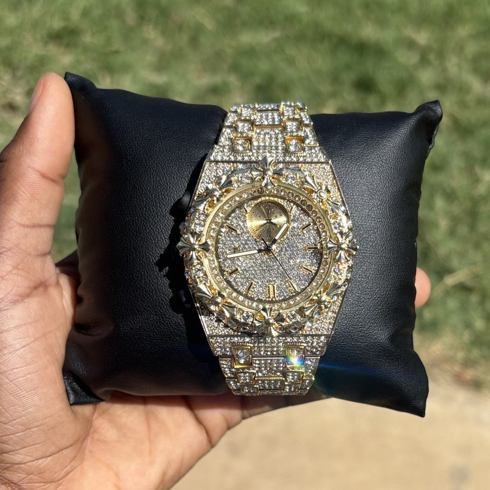 Gold/Silver Tone Iced-Out Analog Wristwatch Roman Numerals Metal Bracelet