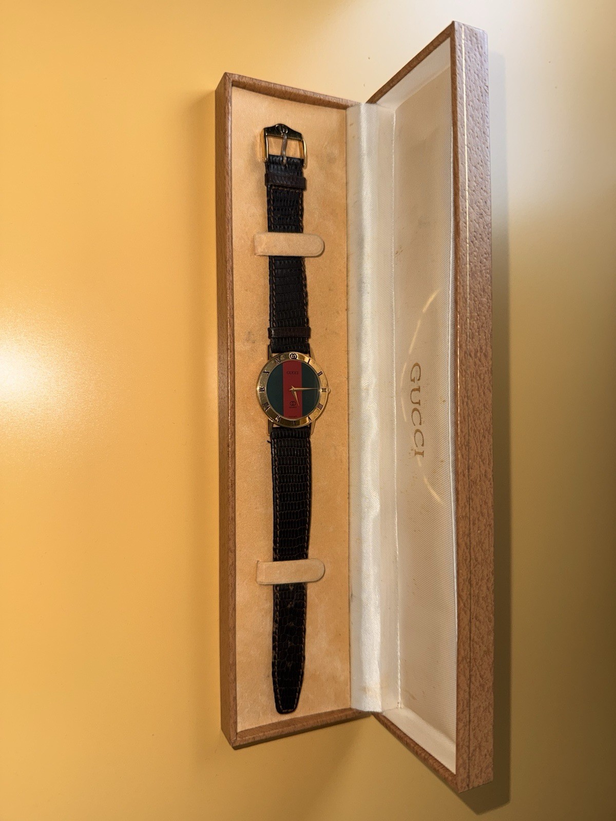 Gucci 3000 L Gold Plated Women’s Watch Red/Green Dial Swiss Quartz Movement