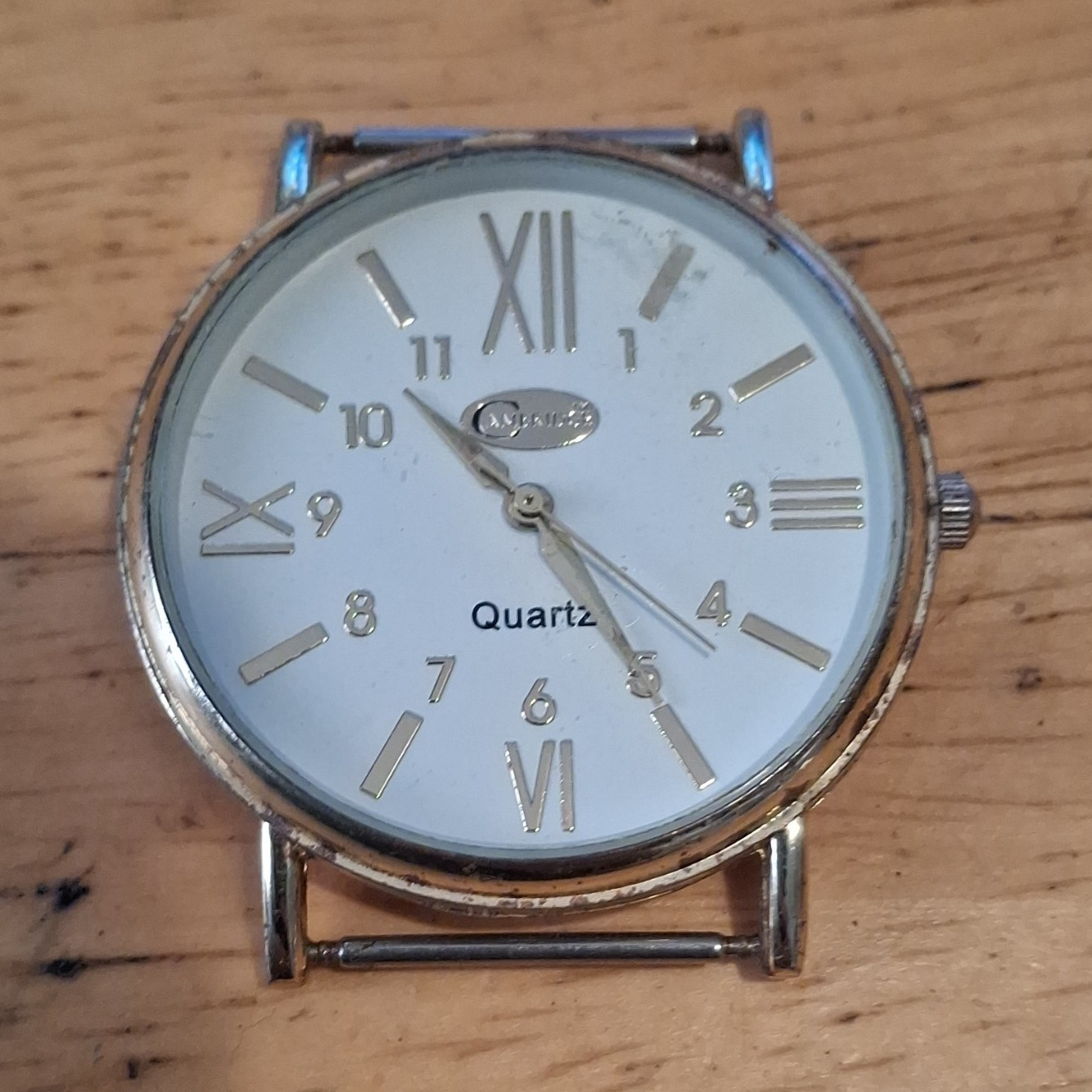 Geneva Quartz Analog Wristwatch Gold Tone Stainless Steel White Dial Roman