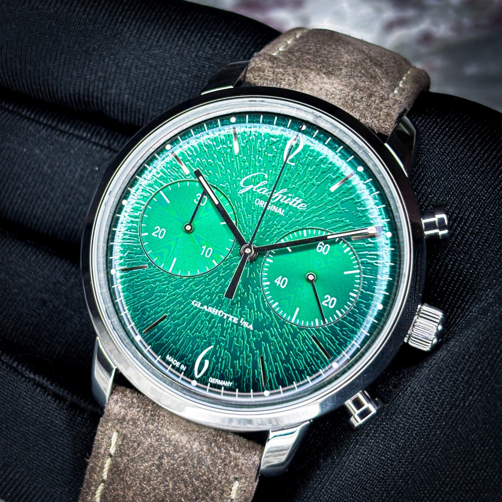 Glashütte Original Sixties Chronograph Annual Edition 1-39-34-05-22-04 box/paper