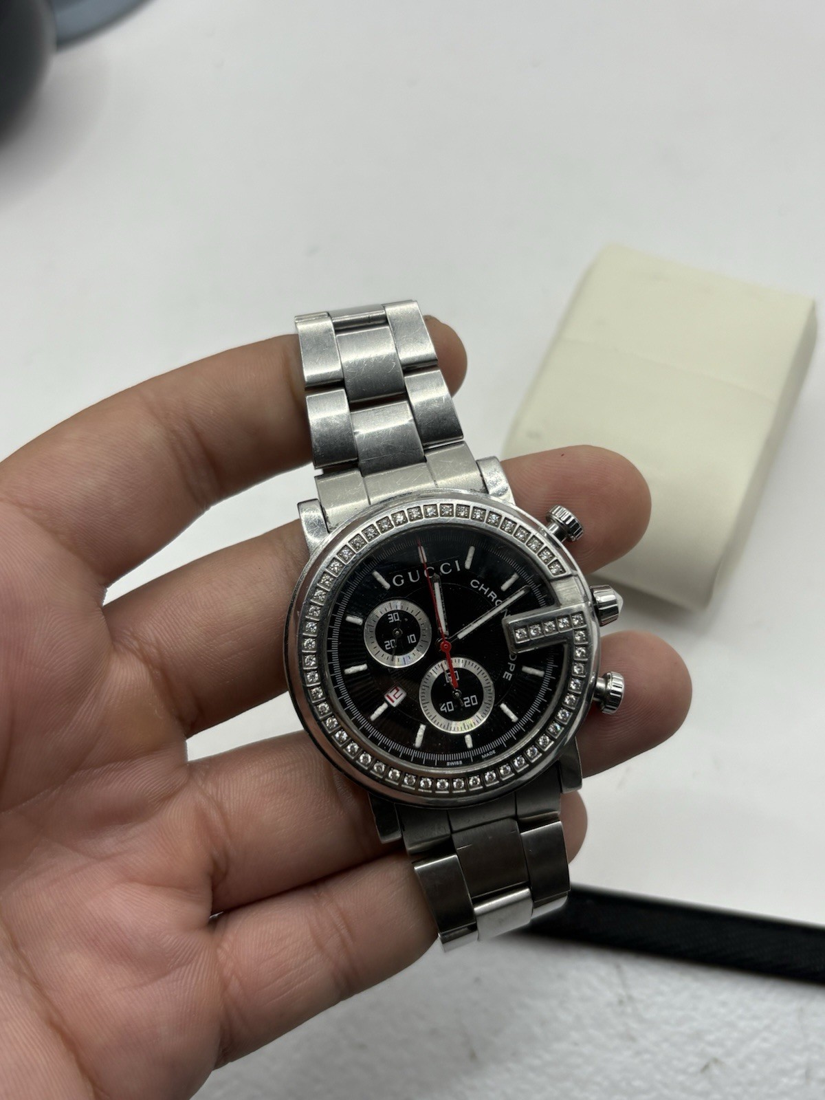 Gucci YA101324 G Shape Chronometer Men’s Swiss Made Diamond Watch Working