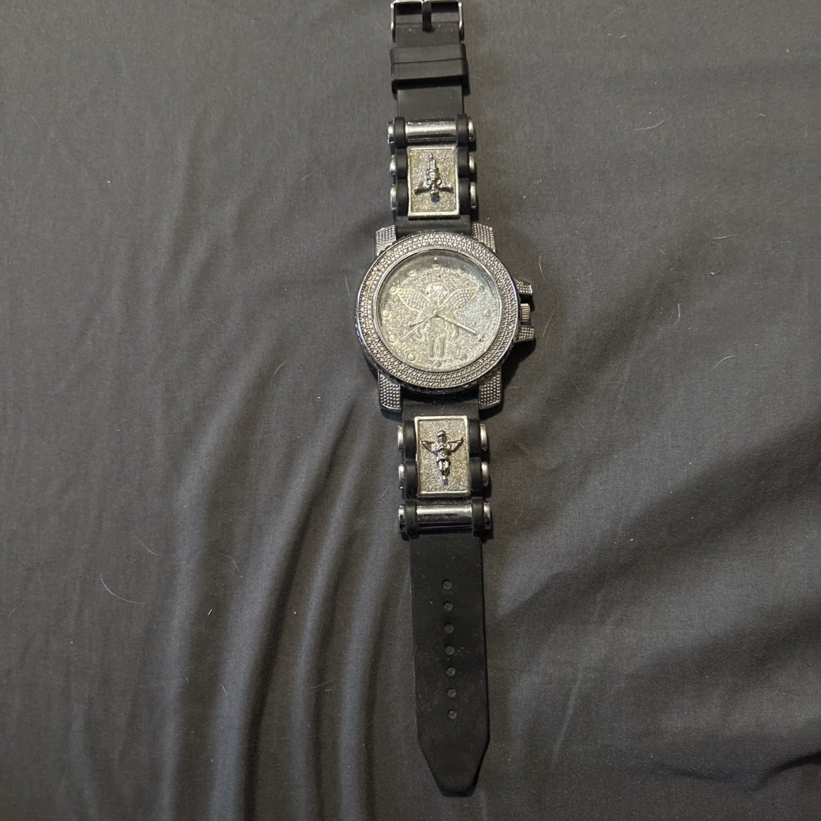 Angel Wing Watch Women Or Men Very Big And Heavy For Anyone Watch. Not Workin.
