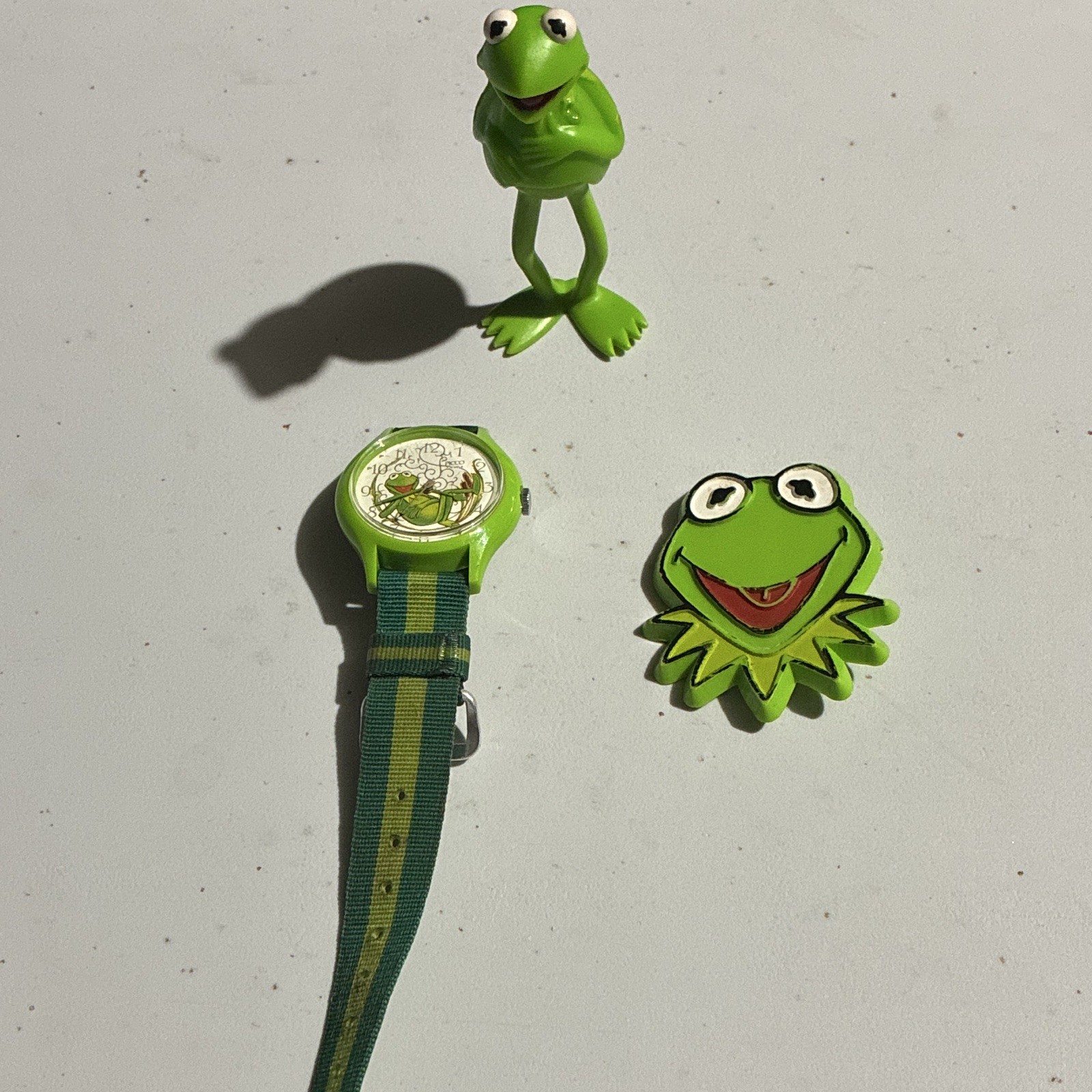 1979 Kermit the Frog set PICCO Mechanical Kids Watch (untested), Pin & Figure