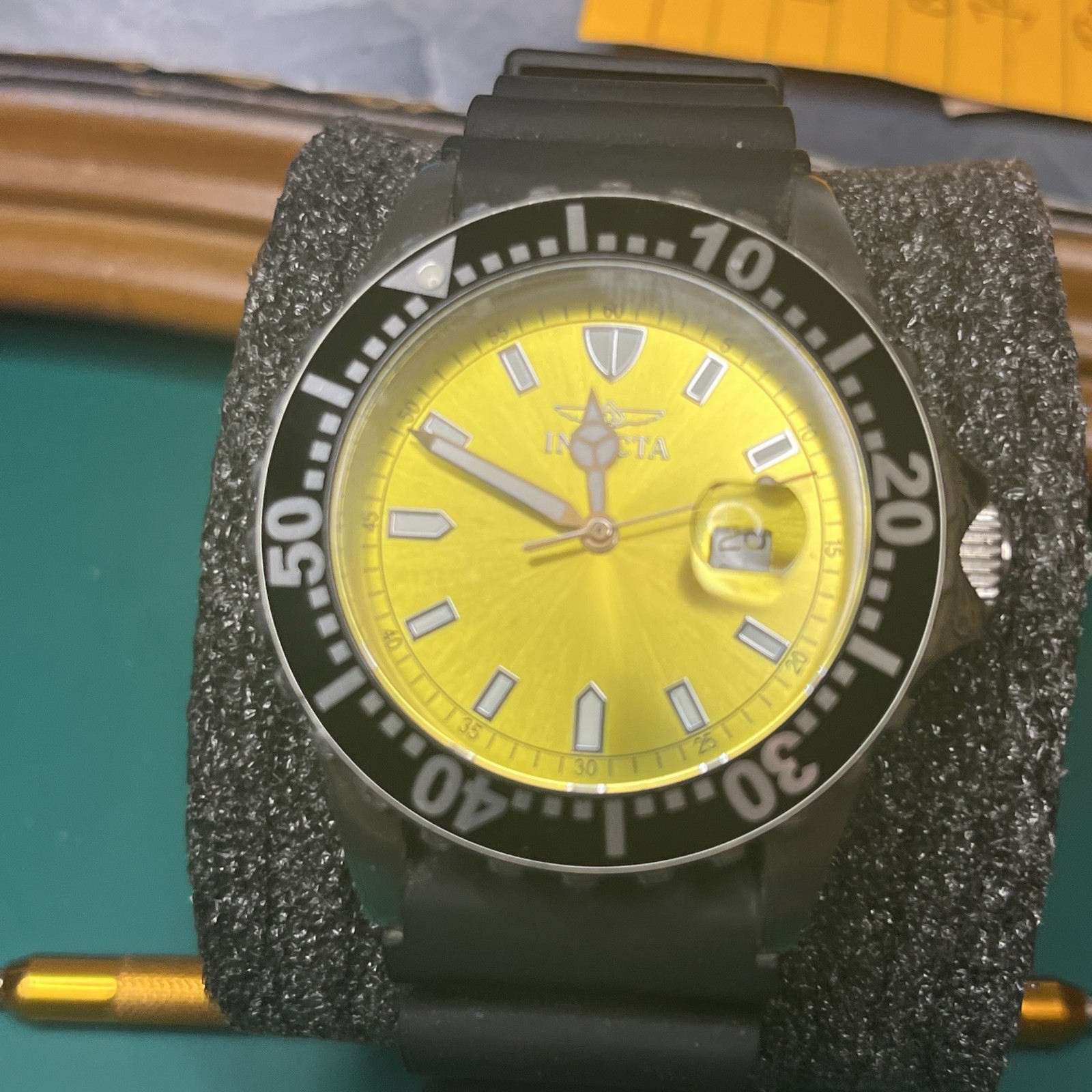 Invicta Pro Diver Men Model 10918 – Men’s Watch