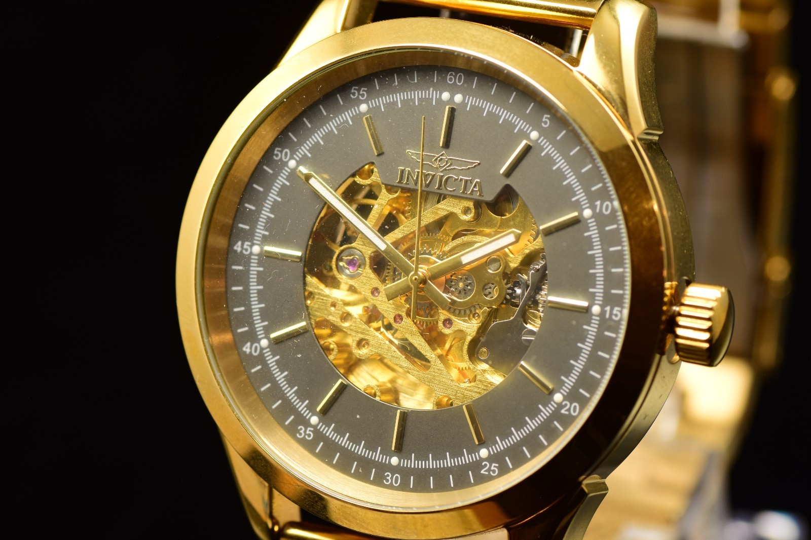 Invicta Men’s Vintage Automatic Gray Dial Men’s Gold Tone Mesh Bracelet SS Watch